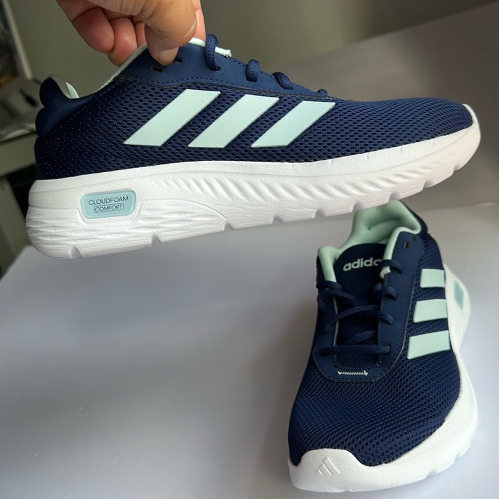 Adidas Women’s “Cloudfoam Comfy” Running Ultra-Light Sneakers Size 6.5